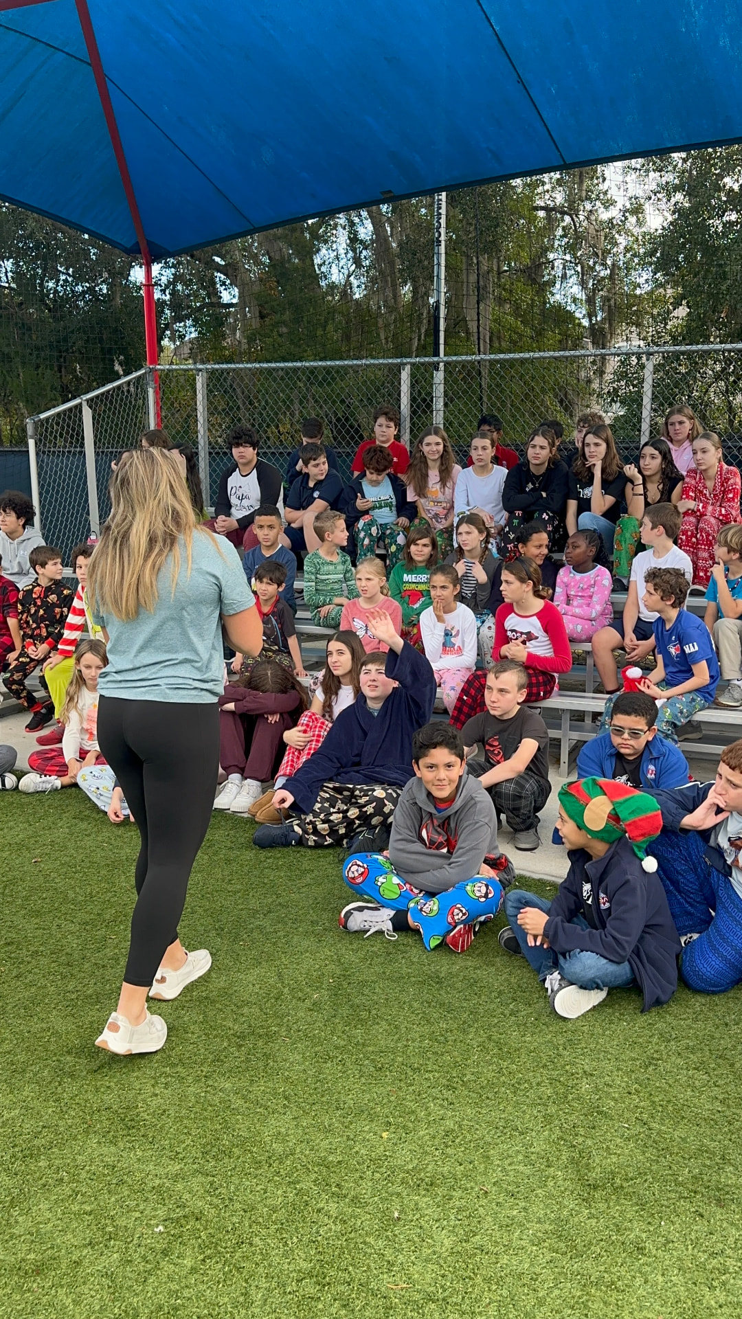 Sharks athletes and students during a FinsUp school visit, photo 1